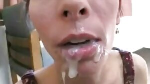 Тийнейджърката Емили Уилис се наведе и показа porno seks klipove перфектното си дупе, преди да опипа