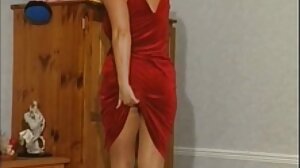 Латино тийнейджърка мастурбира, показвайки горещото си тяло porno jensko praznene