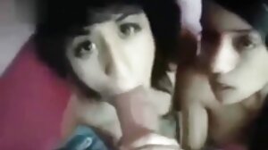 Kia си играе с бял човек в спалнята analno porno klipove